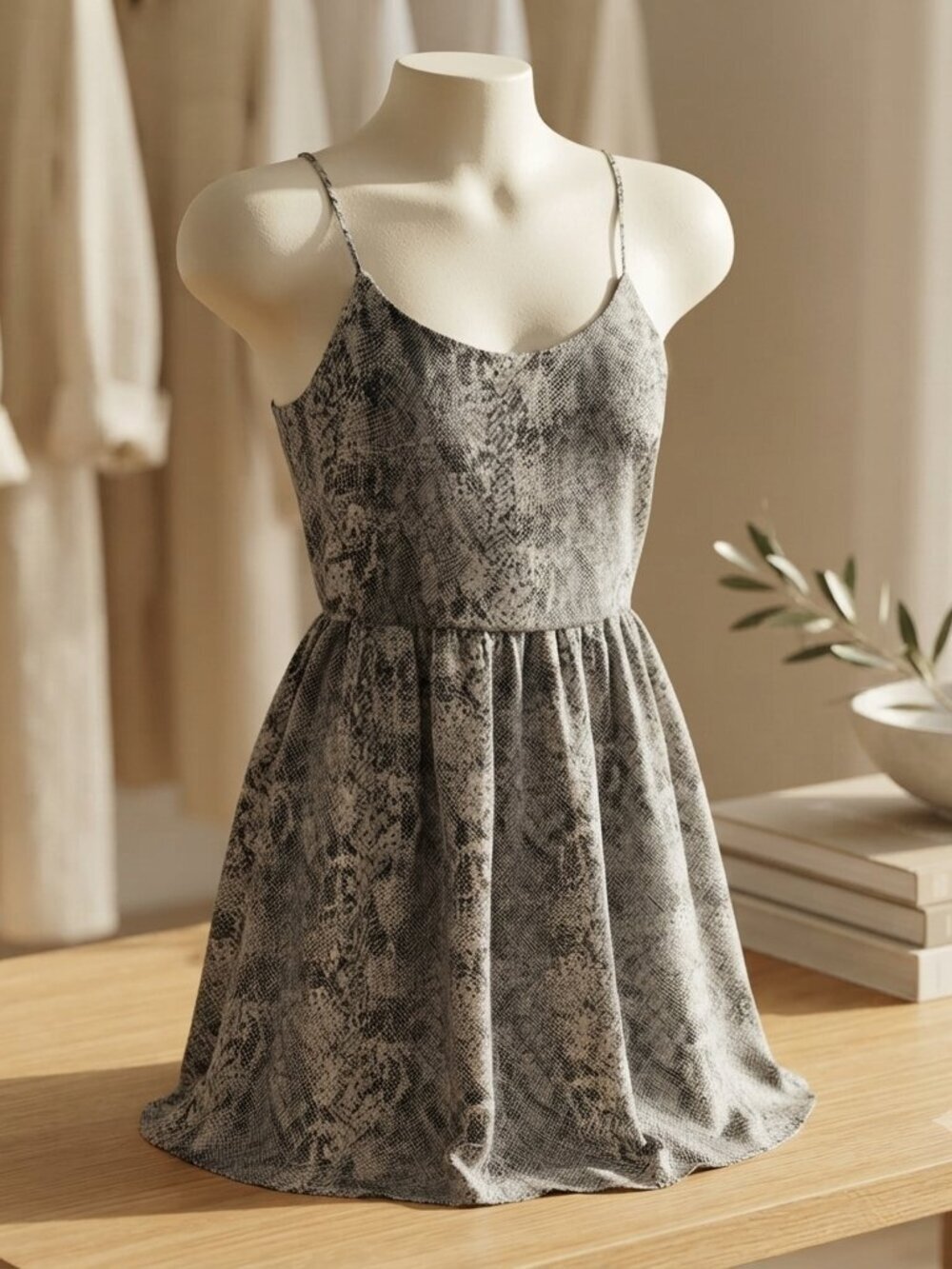 Free Bird Snakeskin Print Mini Dress Grey Black Size Medium - Picture 3 of 8